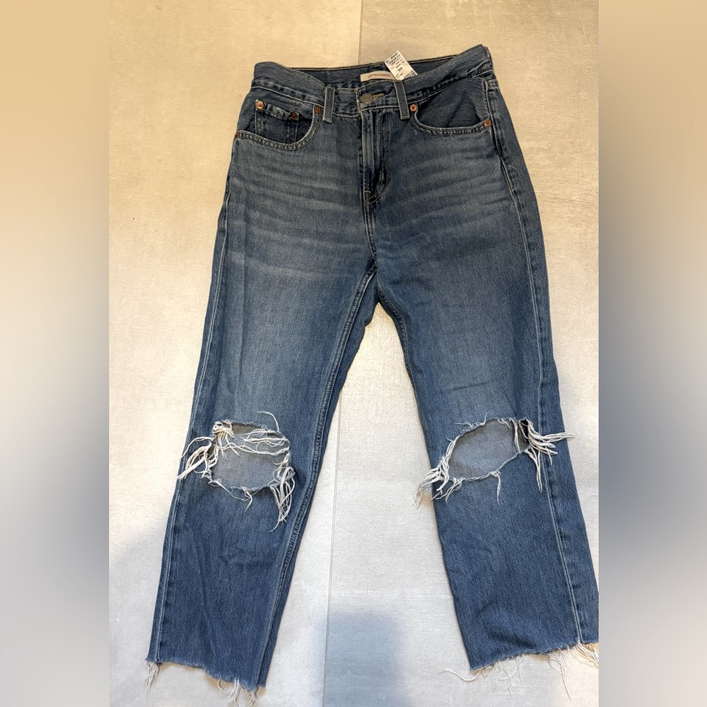 LEVIS straight leg Ripped Jeans